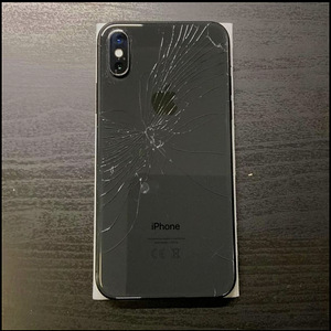 iPhone XS 256GB (2 foto / 3)