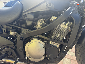 Suzuki GSX750F (6 foto / 9)