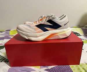 Кроссовки New Balance Fuelcell Supercomp Elite V4 (2 фото из 3)