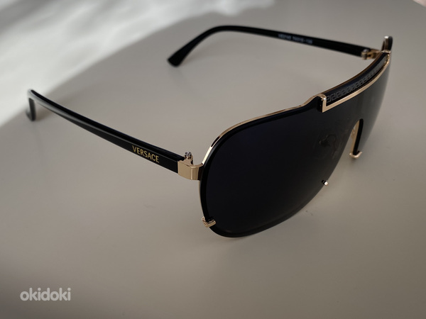 Новые солнцезащитные очки унисекс Versace (фото #1)