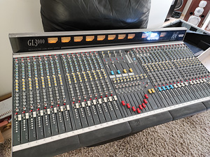 Allen & Heath GL3000 - 24 Kanaliga Mikserpult. (1 foto / 4)