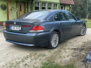 БМВ 745i (4 фото из 15)