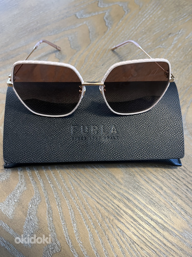 Новые солнцезащитные очки Furla