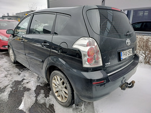 Toyota COROLLA VERSO 2.2 D.100 KW. (2 foto / 12)