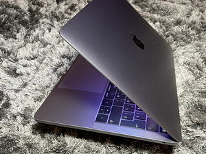 Apple MacBook Pro 13" 256GB (Late 2019) (2 foto / 7)