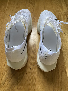 Nike ZoomX Vaporfly 3 jooksujalatsid (2 foto / 5)