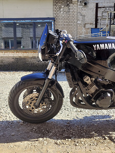 Värske üv-ga! Mootorratas Yamaha fzr600 (3 foto / 10)
