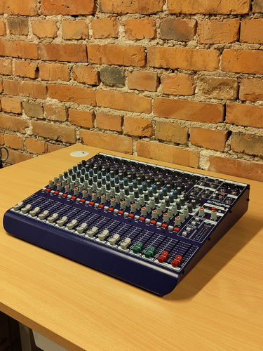 Analoog mikser MIDAS DM16