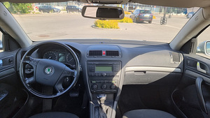 Skoda Octavia 2.0 103kW (5 foto / 8)