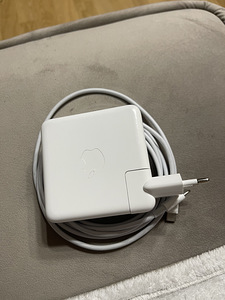 USB-C Power MacBook Pro charger (2 foto / 3)