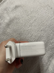 USB-C Power MacBook Pro charger (3 foto / 3)