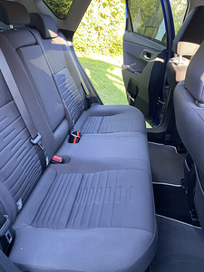 Toyota Auris Hybrid 2018 (9 foto / 13)