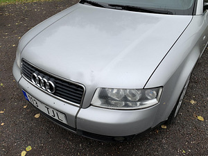 Audi A4 2.5 132kw Quattro 6k мануал (3 фото из 13)