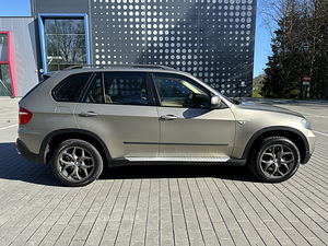 BMW X5 xDrive 4.8 (6 foto / 14)