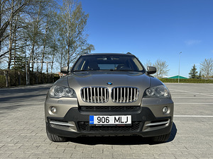 BMW X5 xDrive 4.8 (2 foto / 14)