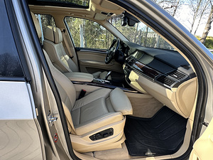 BMW X5 xDrive 4.8 (10 foto / 14)