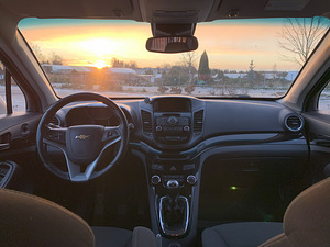 Chevrolet Orlando (9 фото из 15)