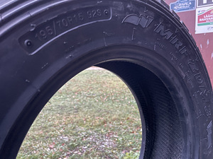 Kruusarehvid MRF ZDM3 195/70 R15 DOT2017 (3 foto / 5)