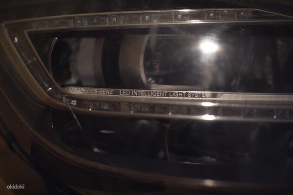 Mercedes benz CLS C218 правая фара (светодиодная) (фото #2)