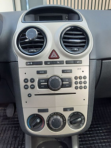 2007 Opel corsa (12 фото из 12)