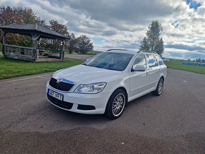 Skoda Octavia 2009 (1 foto / 6)