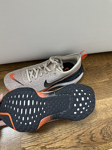 Nike ZoomX Invincible Run (2 foto / 3)