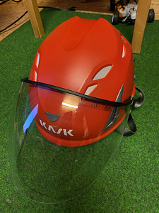 UUS Kaitsekiiver KASK Plasma AQ visiiriga (1 foto / 3)
