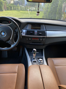 BMW X5 (8 foto / 10)