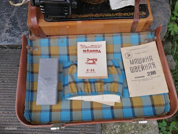 Подольская швейная машина советской эпохи с мотором (фото #9)