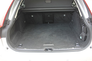 Volvo V90 Momentum 2.0 140kW (13 foto / 15)