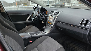 Toyota avensis 2013 (3 foto / 8)