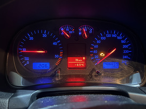 Müüa Volkswagen Golf 2004. aasta auto (14 foto / 15)