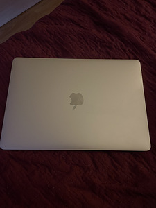 MacBook Air 13 M1 512gb 2020 + usb-c kuni usb + ümbris (2 foto / 6)