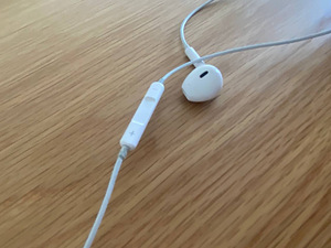 Apple EarPods with 3.5 Connector (3 foto / 3)