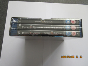 PIRATES OF THE CARIBBEAN 5-movie collection [ 5 x Blu-ray ] (3 foto / 4)