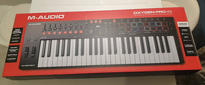 M-Audio Oxygen Pro 49 (2 фото из 2)