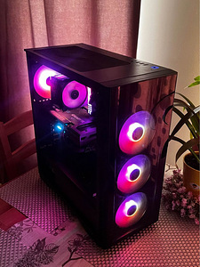I7-10700 / 3060 12gb / 1TB m.2 / 16gb (1 foto / 5)
