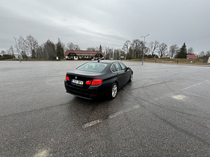 BMW F10 523i (6 foto / 10)