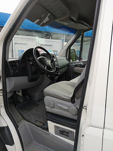 Volkswagen Crafter 2.5 120kW L3H4 (6 foto / 7)