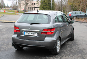 Mercedes-Benz B 180 2.0 80kW (4 foto / 11)