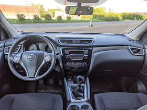 Nissan Qashqai 1.2 85kW (2014) (11 foto / 15)