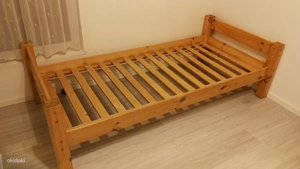 Б/у деревянная кровать с матрасом 80х200см (фото #2)