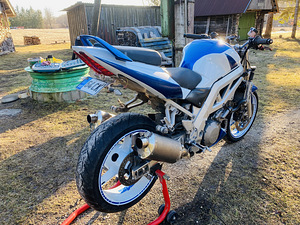 Suzuki sv1000s (6 foto / 9)