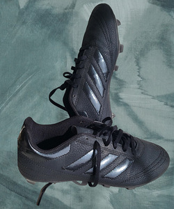 Бутсы Adidas (3 фото из 5)