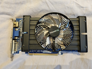 Gigabyte AMD Radeon HD6670 2GB (2 foto / 4)