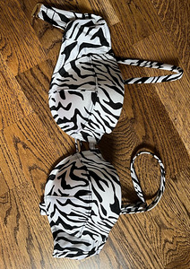 Victoria’s Secret ujumistrikoo ülaosa (1 foto / 2)