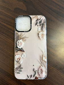 Чехлы на iPhone 12 - 8 шт. (2 фото из 8)