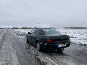Opel omega 2.0 85kw (4 foto / 6)