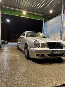 Mercedes Benz (6 foto / 6)