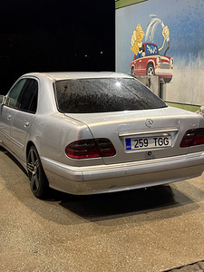 Mercedes Benz (4 foto / 6)